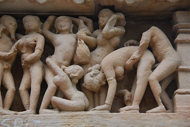 Erotische-Skulpturen-2-Khajuraho-Indien