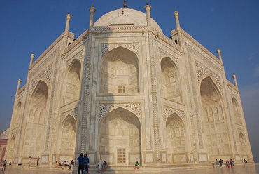 Taj-Mahal-mit-Schatten
